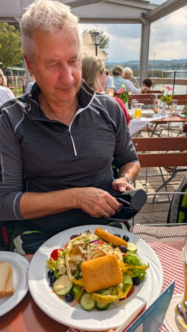 Mittagessen am Waginger See